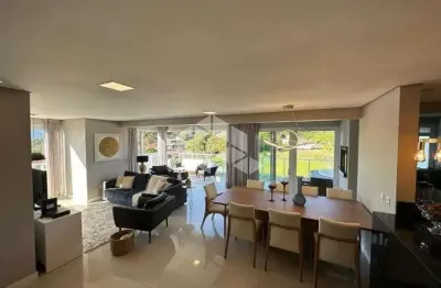 Cobertura Duplex de Alto Padrão  à venda em  em Canasvieiras/ Vista Mar