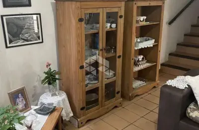 Casa em condomínio fechado à venda em canasvieiras pertinho do mar