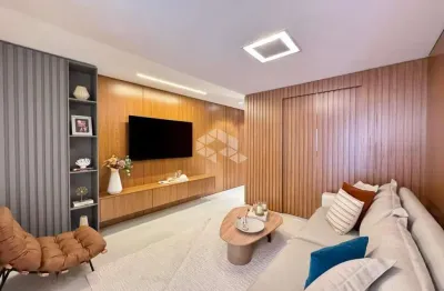 Apartamento  de luxo de 3 suítes à venda em jurerê  a poucos passos do mar