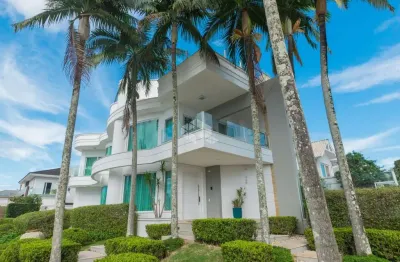 Casa á venda com 5 suítes  vista mar em jurerê iinternacional