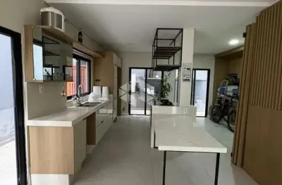 Casa com 2 quartos à venda na Servidão Venâncio Bernardino das Chagas, 5, Rio Tavares, Florianópolis