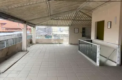 Oportunidade única: casa para reforma em localização privilegiada