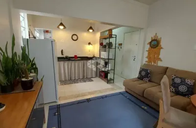 Apartamento  á venda 43,60m²  de área útil 01 dormitório c/01vaga boqueirão.