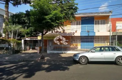 Apartamento de 01 dormitório térreo na rua barão do amazonas bairro partenon