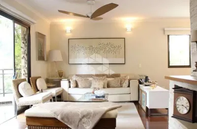 Apartamento à venda na vila olímpia - 160m² com 4 quartos (2 suítes) e 2 vagas de garagem