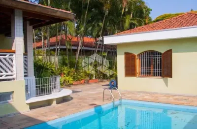 Sobrado à venda com piscina, 412m² com 4 suítes e 8 vagas no campo belo, próximo ao metrô