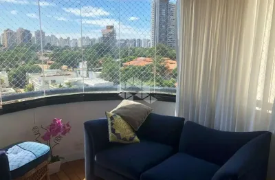 Apartamento à venda no brooklin com 200m², 3 suítes e 3 vagas de garagem.