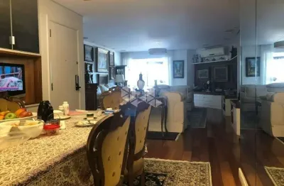 Apartamento à venda no brooklin com 200m², 3 suítes e 3 vagas de garagem.