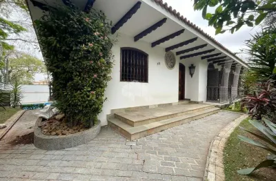 Casa à venda no alto de pinheiros com 4 dormitórios sendo 2 suítes, 5 vagas e piscina