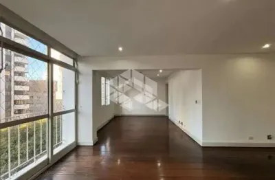VENDA Apartamento com 150m², 3 dormitórios (1 suíte), 1 vaga, próximo ao metrô, Bairro Jardins - SP