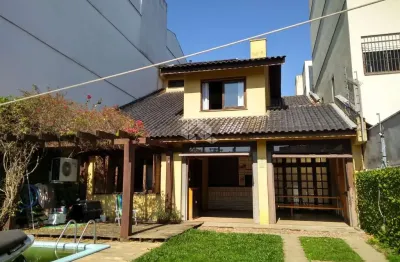 Casa com 3 quartos à venda na Rua Miguel Couto, 475, Menino Deus, Porto Alegre