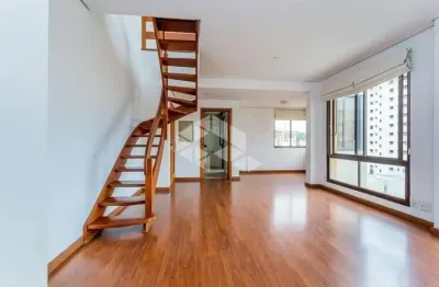 Cobertura de 2 dorm/quartos, 1 suite e 2 vagas no bairro menino deus