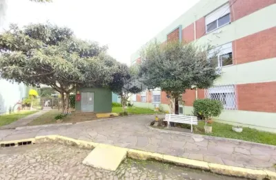 Três dormitórios no bairro cristal com pátio, churrasqueira e garagem fechada