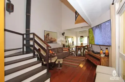 Casa no menino deus em porto alegre com 4 dormitórios e pátio com piscina