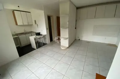 Apartamento jk, com 32 metros privativos no menino deus
