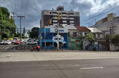 Terreno  com casa em avenida de grande fluxo bairro rio branco / porto alegre