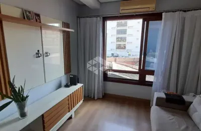 Apartamento 02 dormitórios e duas vagas no bairro azenha.