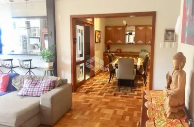 Apartamento 03 dormitórios, com 127m², no bairro menino deus