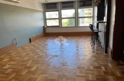 Apartamento 03 dormitórios, com 127m², no bairro menino deus
