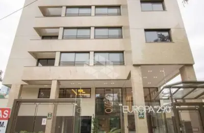 Apartamento de 2 dormitórios, 1 suíte, churrasqueira e 1 vaga no bairro petrópolis!