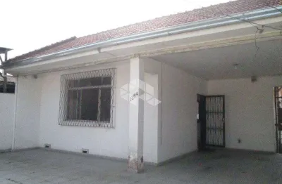Casa residencial à venda com piscina, tristeza, porto alegre.