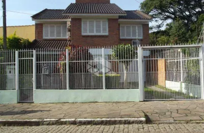 Casa com 3 dorm/quartos bairro teresópolis em porto alegre