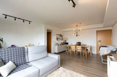 Apartamento com 2 dormitórios, na zona sul em frente a floricultura winge
