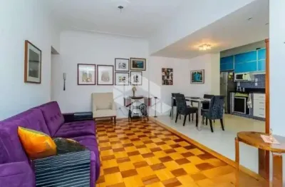 Apartamento dois dormitórios com 80,73m² área, com elevador, centro histórico
