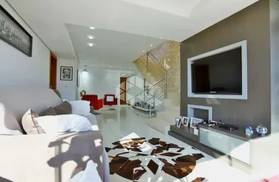 Cobertura no menino deus com três dormitórios, duas suítes master e três garagens