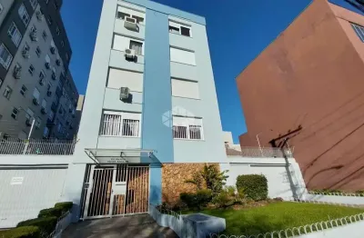 Apartamento com dois dormitórios , dependência empregada , elevador e vaga garagem coberta