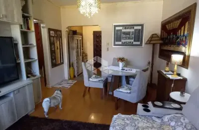 Excelente apartamento de 2 dormitórios, 1 vaga, na principal avenida do bairro!