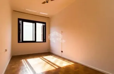 Apartamento com 2 dormitórios no menino deus próximo a orla, com  60m2