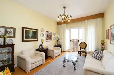 Apartamento de 145,56m² com 3 dormitórios e ampla sacada - vista perene e localização privilegiada na cidade baixa