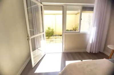 APARTAMENTO DE 1 DORM/QUARTO DE 48,10m² BAIRRO MENINO DEUS (com pátio)