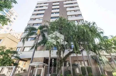 3 dormitórios suíte, lareira, lavabo, churrasqueira frente a fundos 2 garagens 130m 2 area privariv