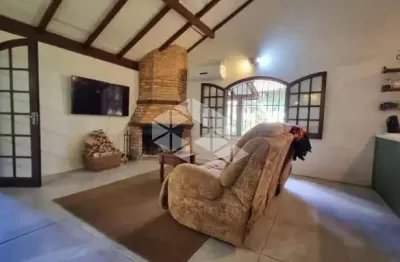 Linda casa com 92,61m² de 2 dorm/quartos, em meio a natureza - canela!