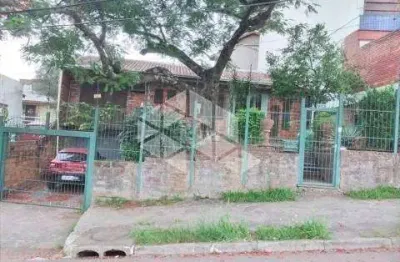 Casa 2 dormitórios para venda no bairro Medianeira em Porto Alegre