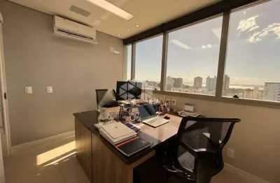 Conjunto comercial de 54m2 divididos em  3 salas, 2 banheiros e copa.