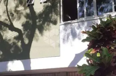 Apartamento térreo 1 quarto, com área externa aberta, bairro menino deus, porto alegre/rs