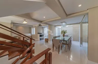 Casa em condomínio com 4 quartos_ 3 vagas e 259m2 para vender por r$ 2.185.000,00