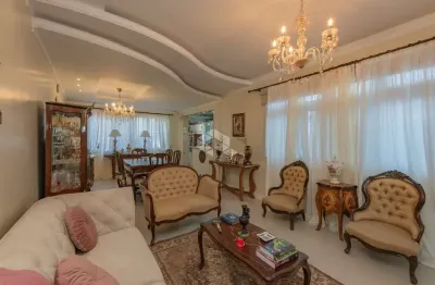 Casa com 3 quartos à venda na Avenida Guaíba, 4572, Vila Assunção, Porto Alegre