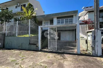 Casa com 3 quartos à venda na Rua Pedro A. A. de Freitas Filho, 385, Jardim Itu Sabará, Porto Alegre