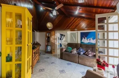 Casa com 3 quartos à venda na Rua Doutor Ernesto Miranda, 195, Jardim São Pedro, Porto Alegre
