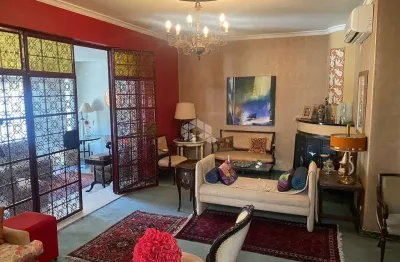 Casa com 3 quartos à venda na Rua Dário Pederneiras, 512, Petrópolis, Porto Alegre