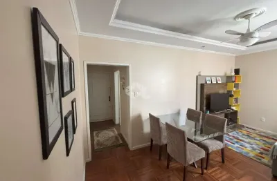 Apartamento 2 dormitórios em rua arborizada no barirro rio branco