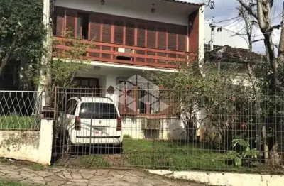 Sobrado com 3 quartos e 1 suíte, 3 vagas com 160m².