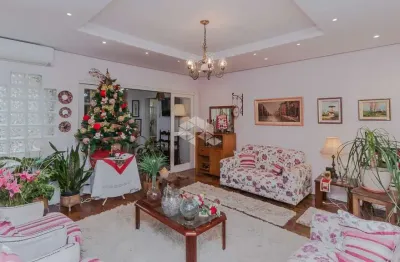 Casa 3 dormitórios,1 suíte, 3 vagas, no bairro vila ipiranga