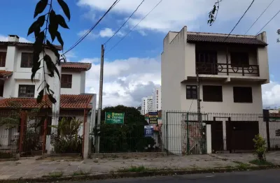 Terreno à venda na Rua Roque Calage, 442, Passo da Areia, Porto Alegre