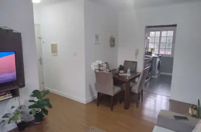 Apartamento de 2 dormitórios com orientação norte em frente à praça darcy azambuja