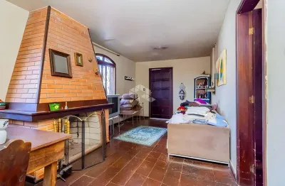 Casa com 3 quartos à venda na Rua Souza Lobo, 1291, Vila Jardim, Porto Alegre